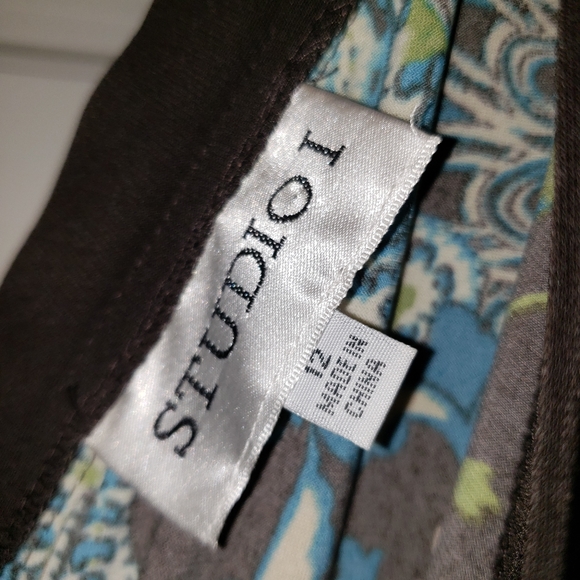 ❤Studio l V-neck Dress - Picture 2 of 10